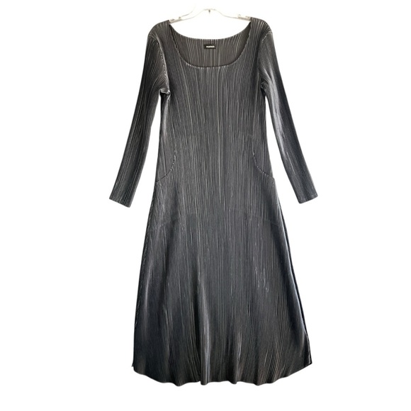 Mashiah Dresses & Skirts - MASHIAH Long Sleeve Pewter Accordion Pleat Maxi Dress One Size or M / L
